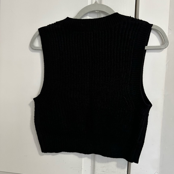 H&M Ribbed Sweater Vest - Picture 6 of 6